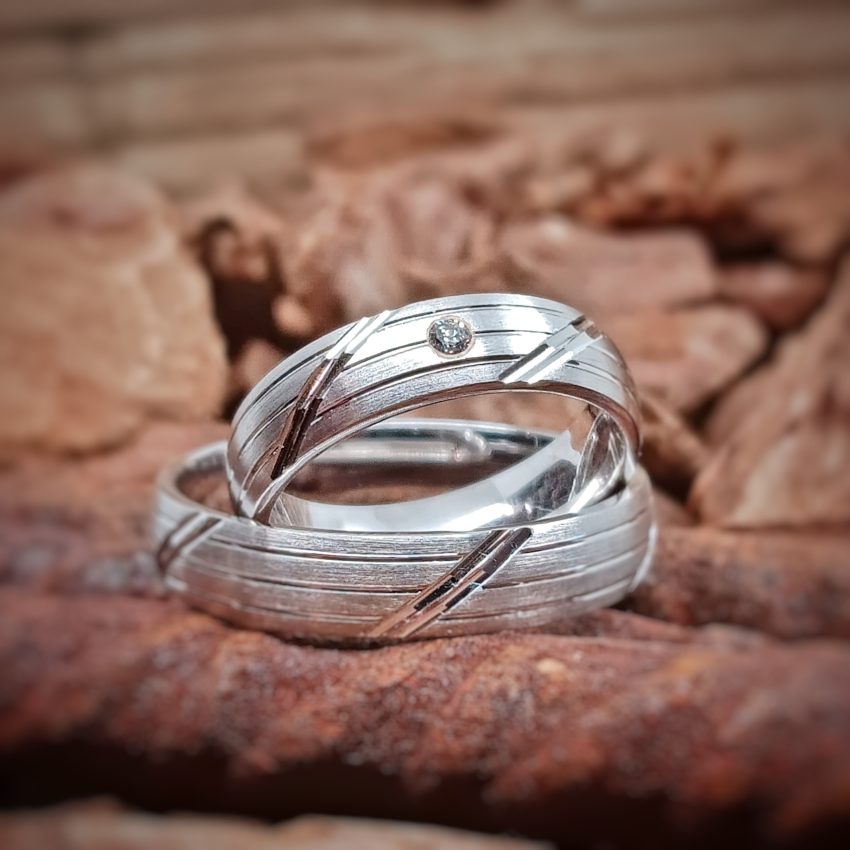Trauringe aus Silber, Damenring mit 1 Brillant